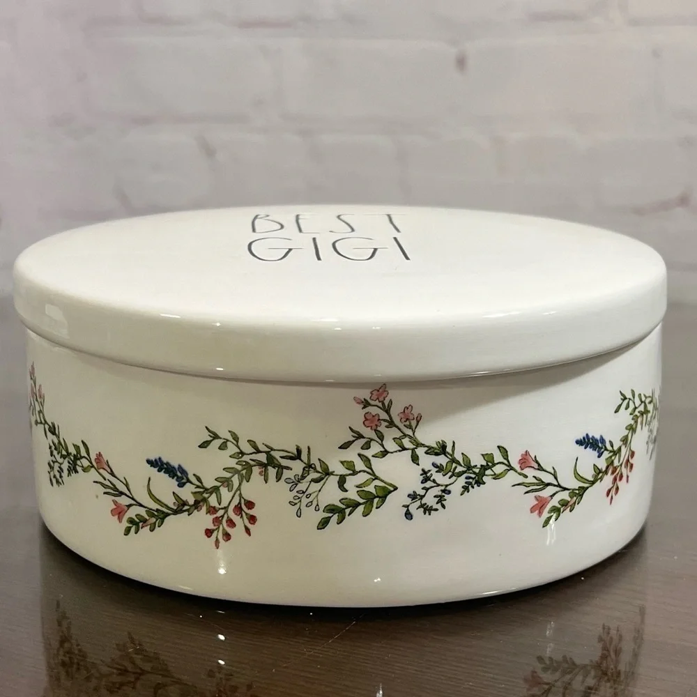 RAE DUNN COLLECTIBLE CERAMICS Trinket Tray “Best Gigi” embossed! Great gift NWOT